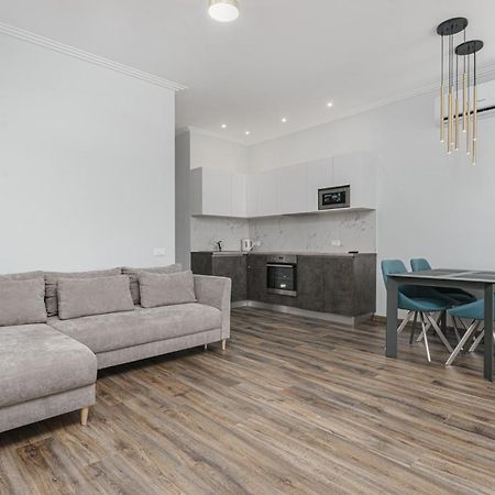 Sea Symphony 2-Bedrooms Apartment Odessza Kültér fotó